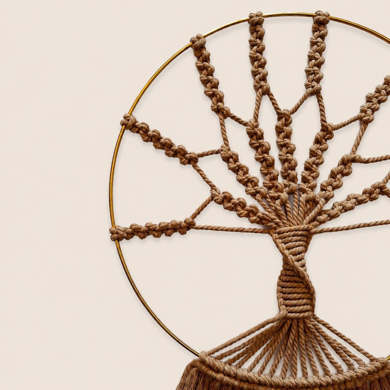 Árvore Genealógica em Macramé – Algodão e Argola Dourada, Feita à Mão