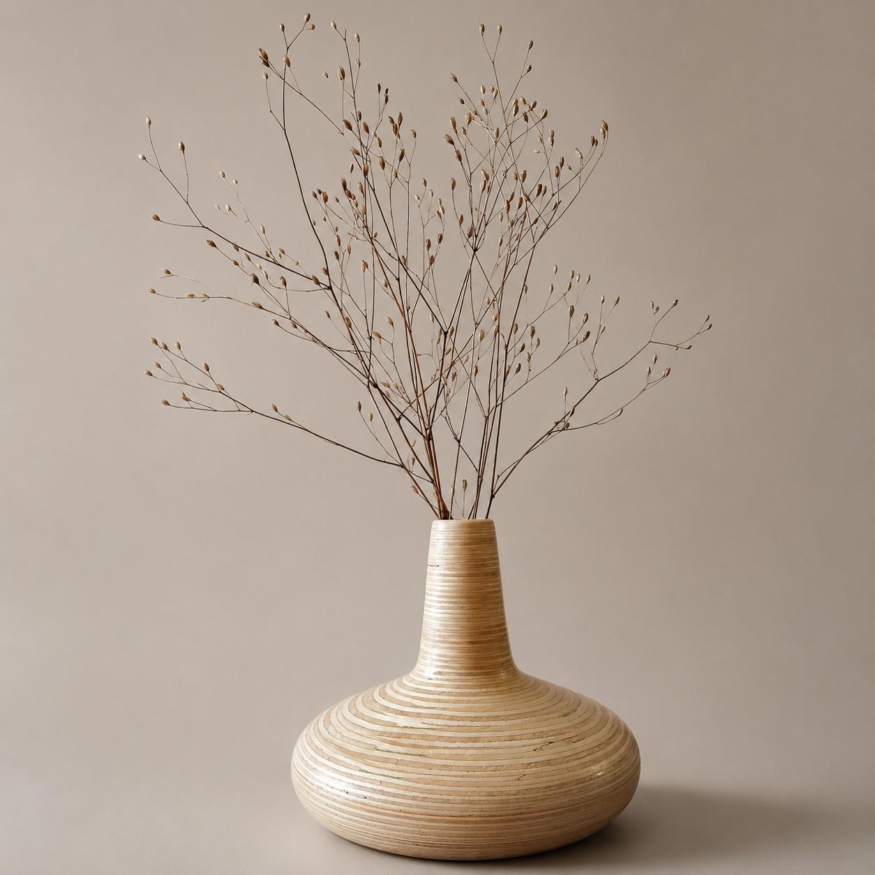 Aurora Vase – Handgedrehte Holzvase mit skulpturaler Form