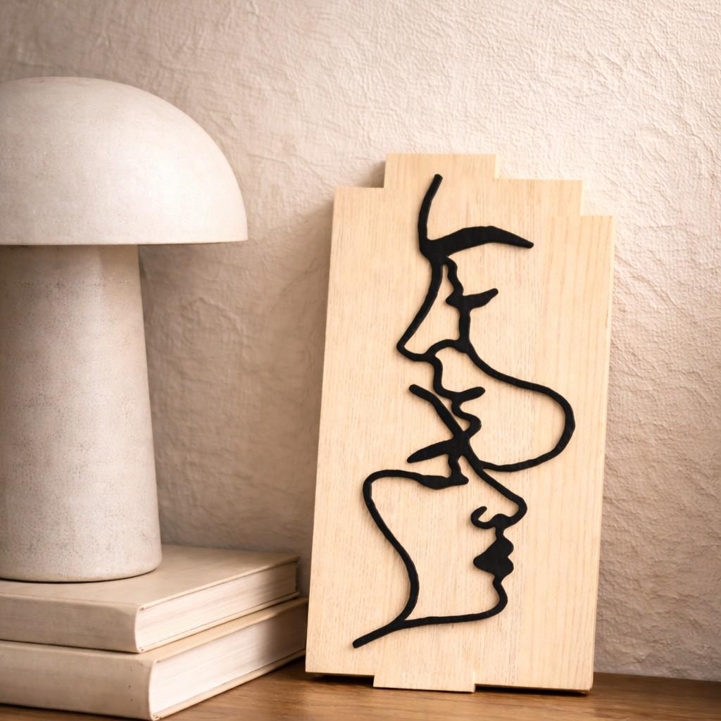 Subtileza do Beijo – Handmade Minimalist Line Art Wooden Wall Decor