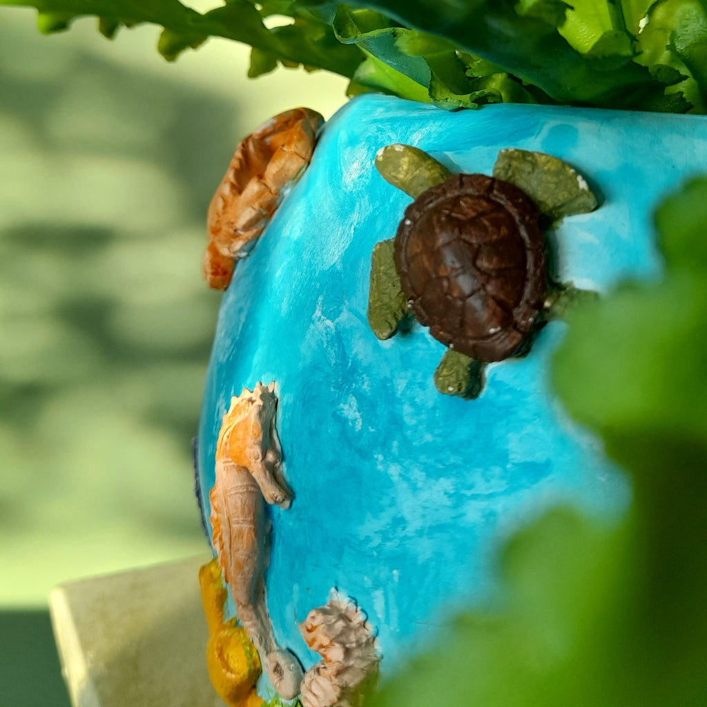 Jarra Recife Oceânico – Escultura Artesanal em Argila com Vida Marinha Esculpida