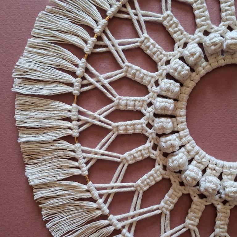 Sol da Vida – Rundes handgefertigtes Makramee Wandbehang & Tischdeko