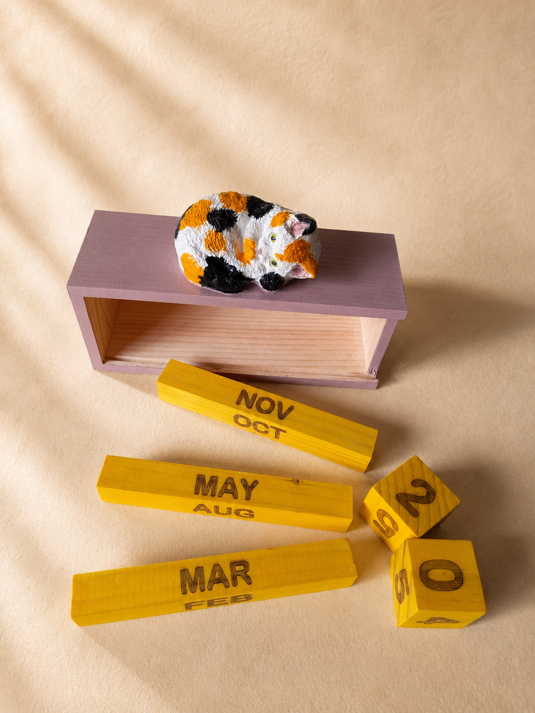 Handmade Wooden Perpetual Calendar, Manual Desk Calendar