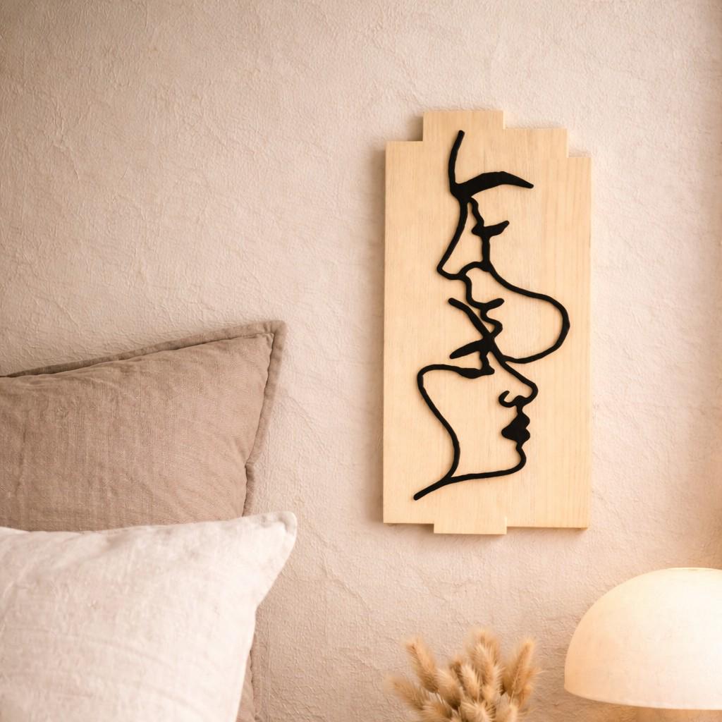 Subtileza do Beijo – Handmade Minimalist Line Art Wooden Wall Decor