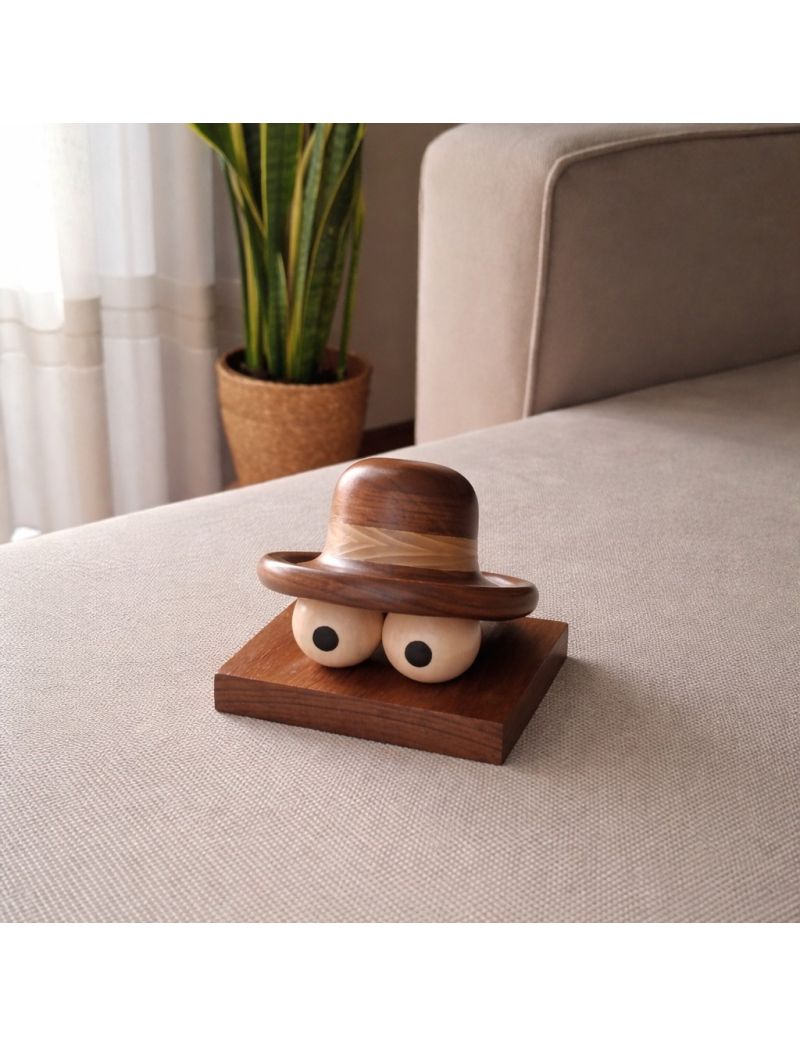 Escultura "O Espreitador"