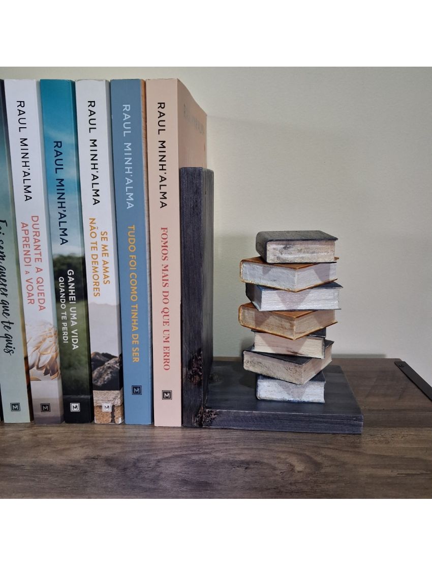 Suporte de livros “Pilha mágica de histórias