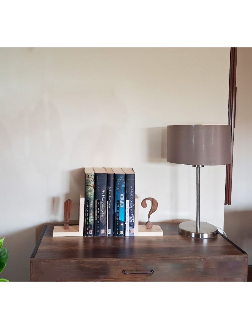 Suporte de livros “Ponto de Exclamação Literário”